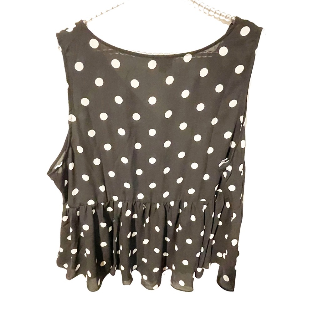 Torrid Plus Size 2X Black White Polka Dot Pelum Georgette Sleeveless Blouse - Picture 6 of 6